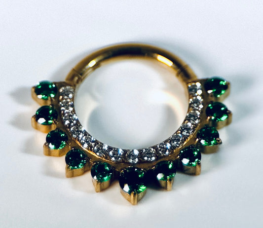 Anillo Clicker de Titanio con Circonita y Esmeralda PVD Oro