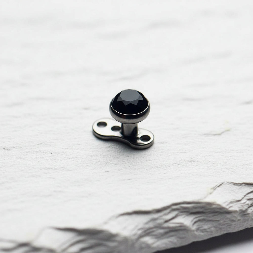 Dessus Dermal Plat en Titane Noir