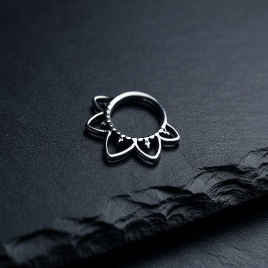 Anillo articulado con forma de flor