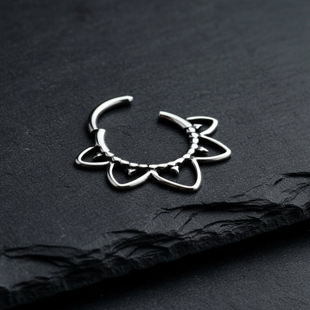 Anillo articulado con forma de flor