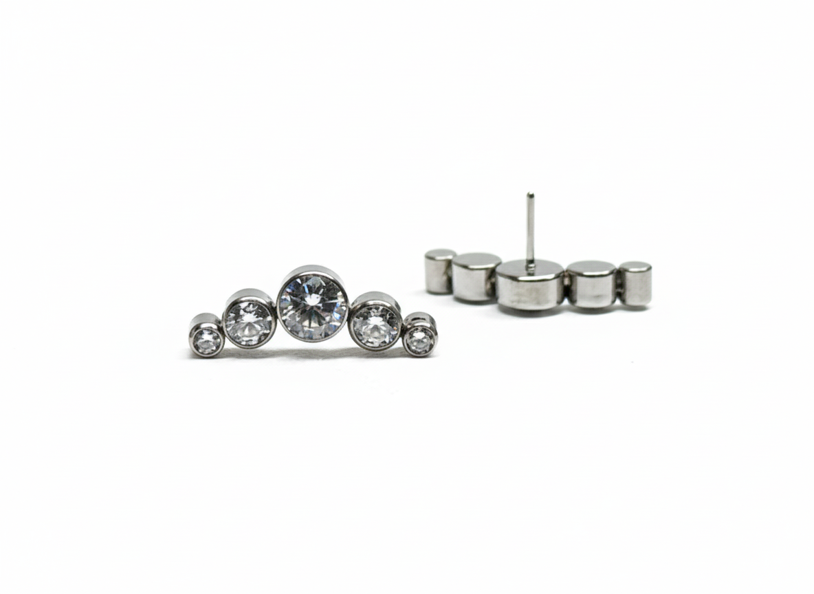 5-Gem CZ Cluster Threadless Labret Stud