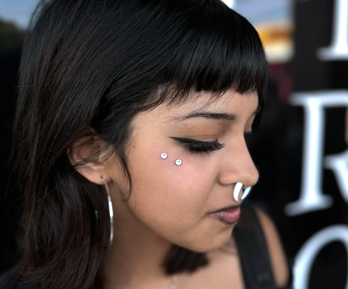 Anti-Eyebrow