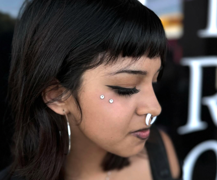 Anti-Eyebrow