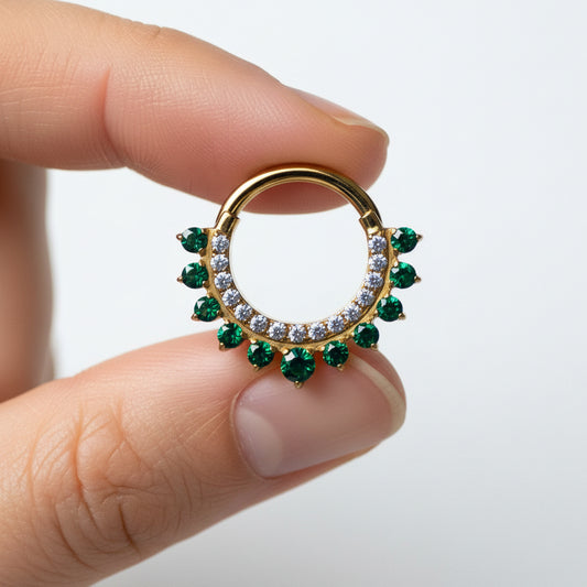 Anillo Clicker de Titanio con Circonita y Esmeralda PVD Oro