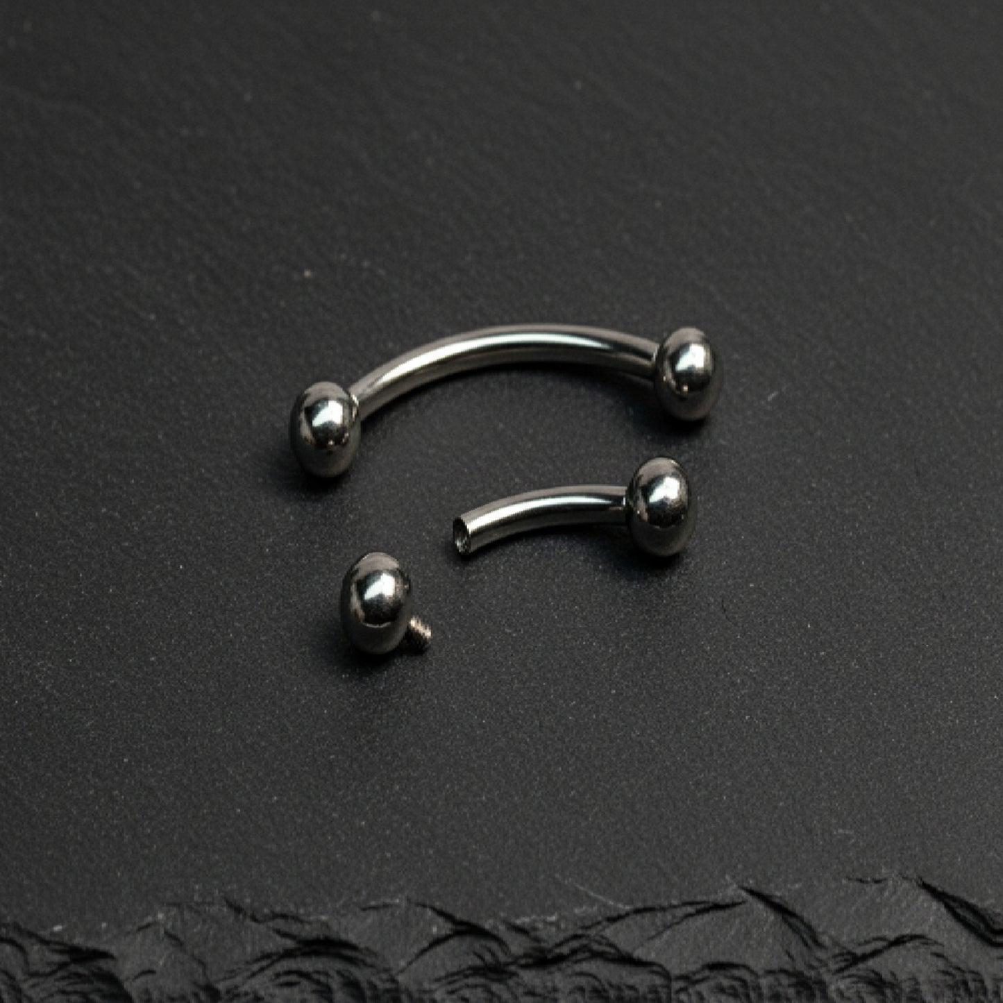Curved Barbell with Ball Ends | 12G |