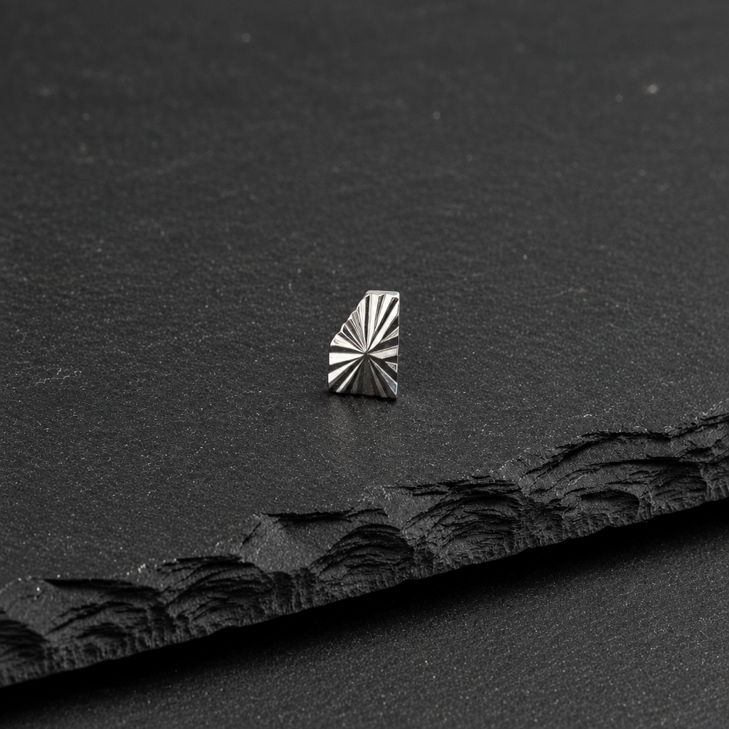 Ribbed Diamond Labret End product image