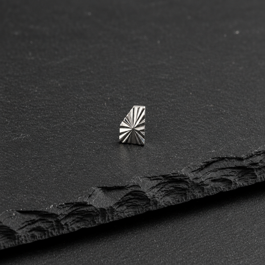 Ribbed Diamond Labret End product image