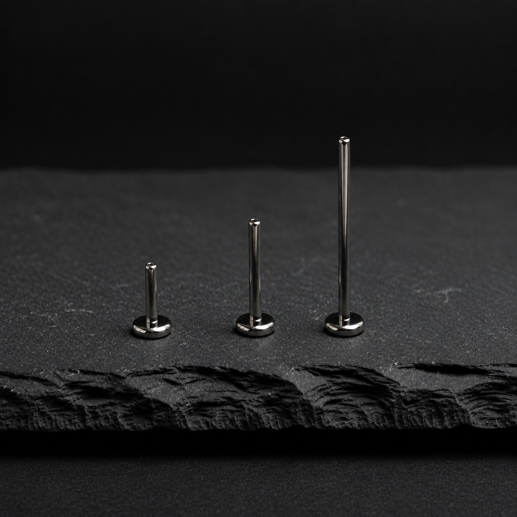 16G Internally Threaded Labret Flatback Post product image